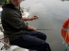 Bronek houdt zijn voeten kort ook tijdens het vissen
